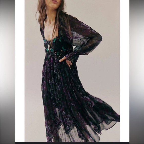 Free People Dresses & Skirts - ▪️Free People Timeless Tapestry Embellished Babydoll Maxi Dress